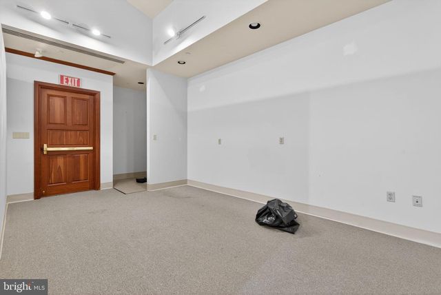 215 PINE ST, Harrisburg, PA 17101