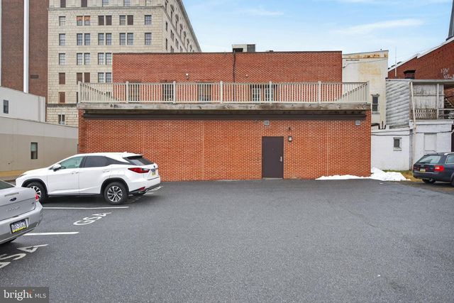 215 PINE ST, Harrisburg, PA 17101