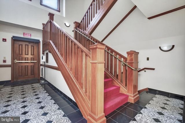 215 PINE ST, Harrisburg, PA 17101