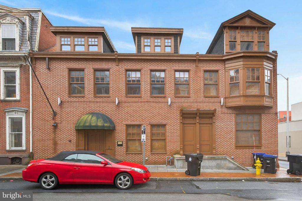 215 PINE ST, Harrisburg, PA 17101