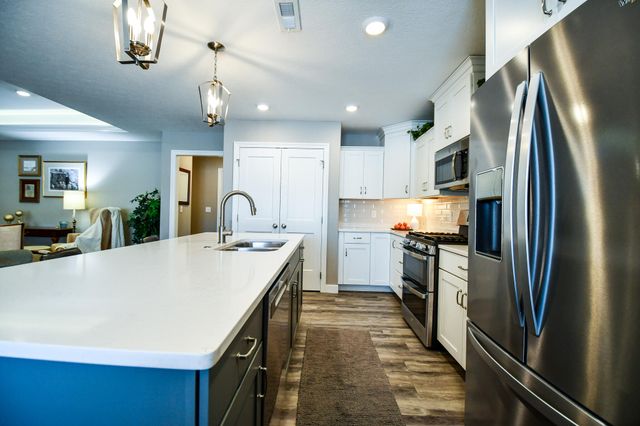 607 W Bentley Circle 607 W Bentley Circle, Troy, OH 45373