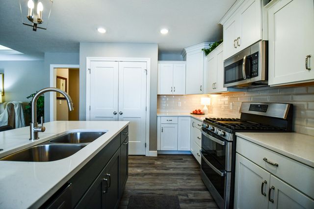 607 W Bentley Circle 607 W Bentley Circle, Troy, OH 45373