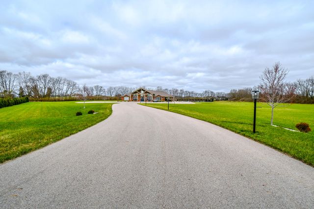 607 W Bentley Circle 607 W Bentley Circle, Troy, OH 45373