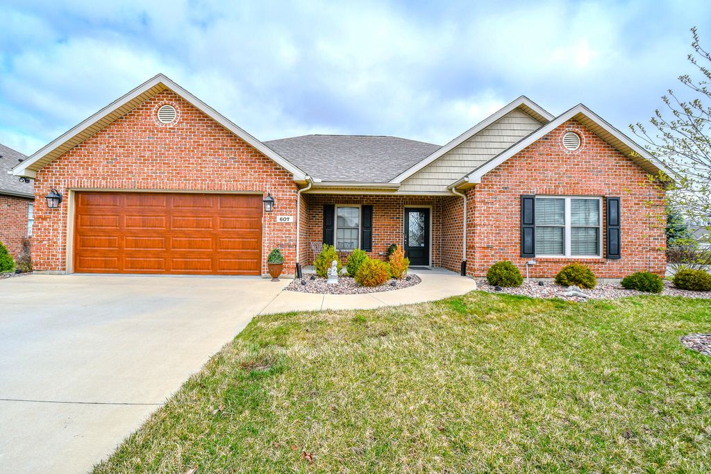 607 W Bentley Circle 607 W Bentley Circle, Troy, OH 45373