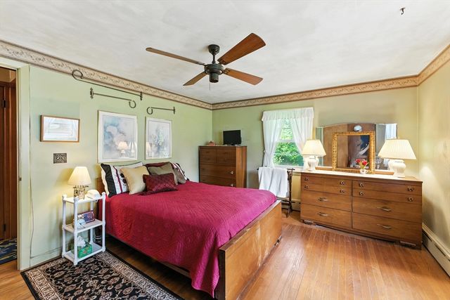 20 Harney Street, West Springfield, MA 01089