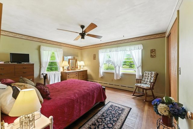 20 Harney Street, West Springfield, MA 01089