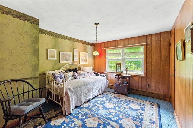 20 Harney Street, West Springfield, MA 01089