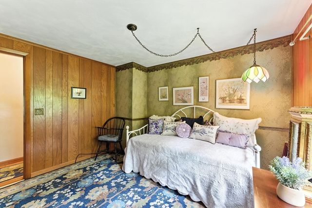 20 Harney Street, West Springfield, MA 01089