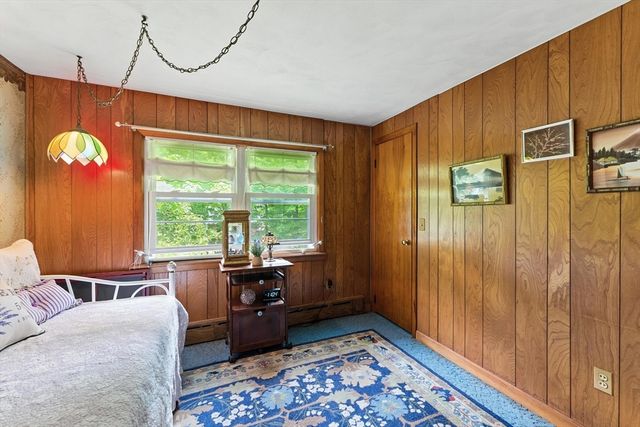 20 Harney Street, West Springfield, MA 01089