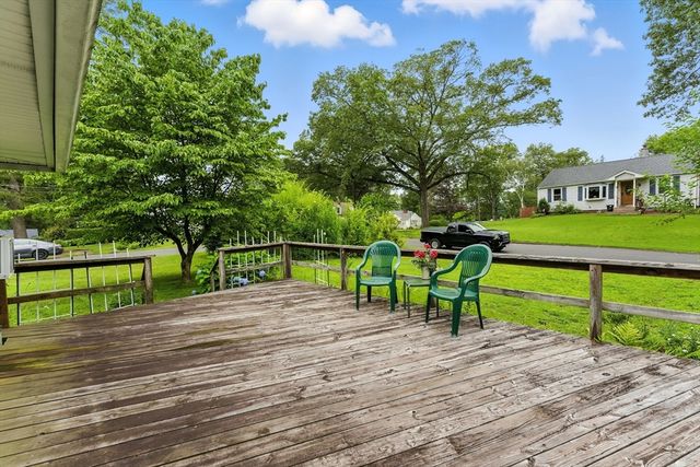 20 Harney Street, West Springfield, MA 01089