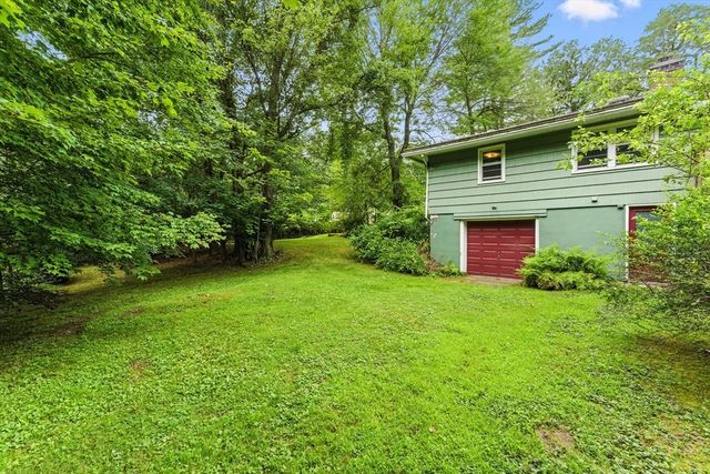 20 Harney Street, West Springfield, MA 01089