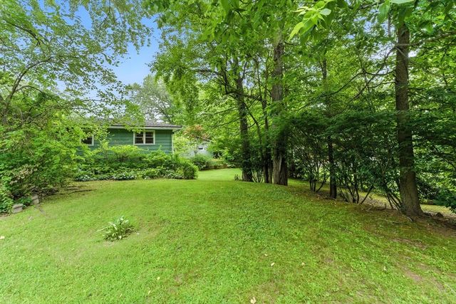 20 Harney Street, West Springfield, MA 01089