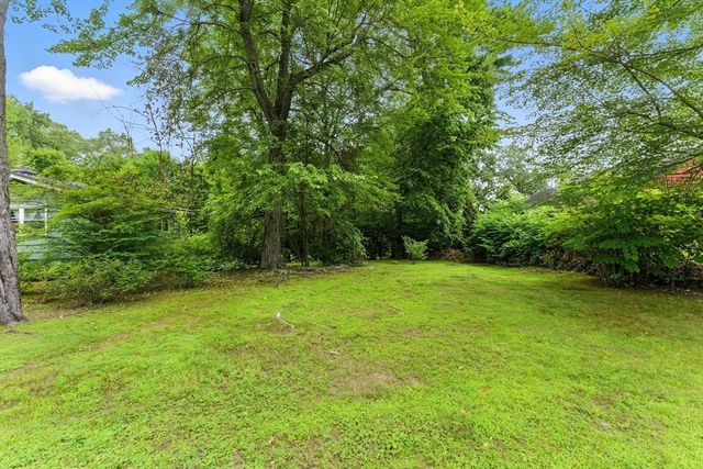 20 Harney Street, West Springfield, MA 01089