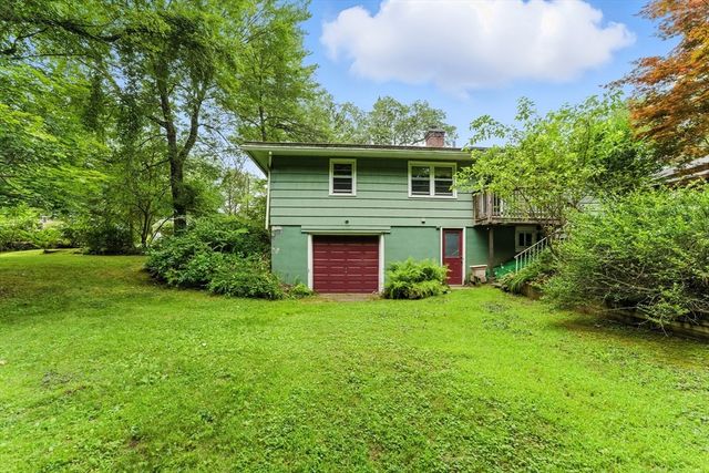 20 Harney Street, West Springfield, MA 01089