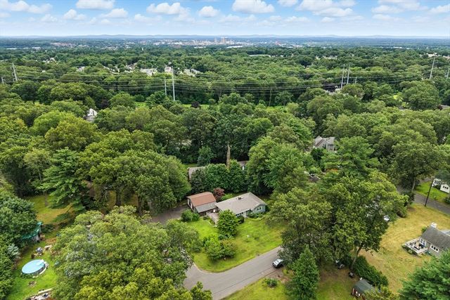 20 Harney Street, West Springfield, MA 01089