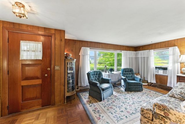 20 Harney Street, West Springfield, MA 01089