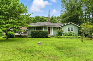 20 Harney Street, West Springfield, MA 01089