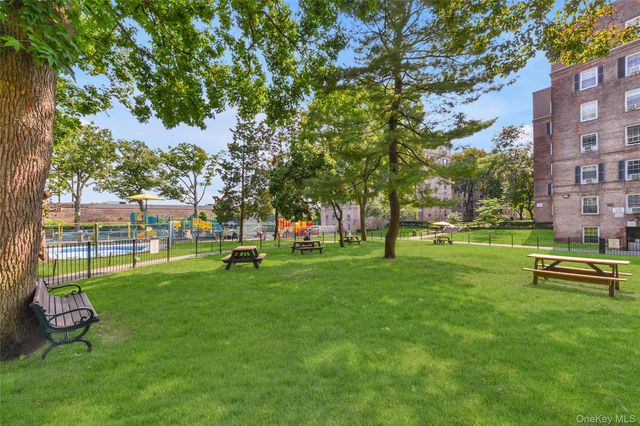 51-40 30th Avenue 5B, Woodside, NY 11377