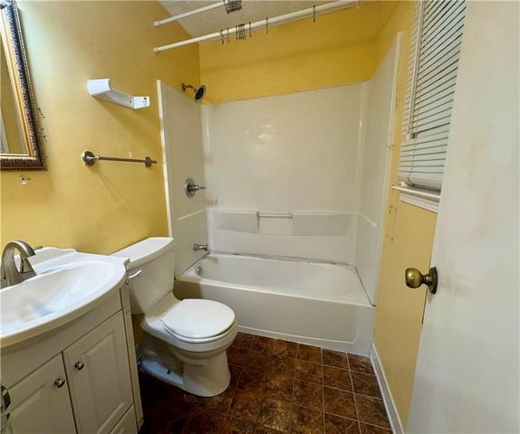 3414 Twin Village Lane, Snellville, GA 30039