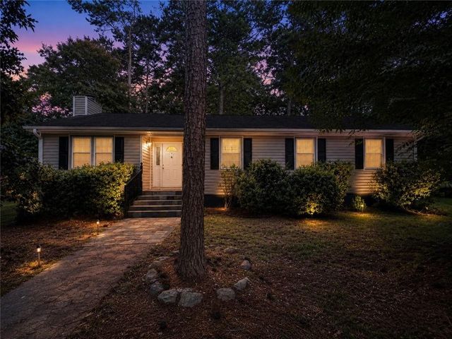 3414 Twin Village Lane, Snellville, GA 30039