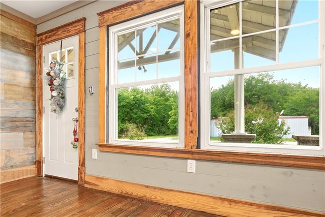22389 North Road, Summers, AR 72769
