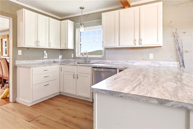 22389 North Road, Summers, AR 72769