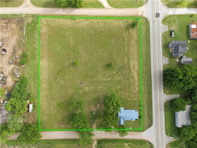 22389 North Road, Summers, AR 72769