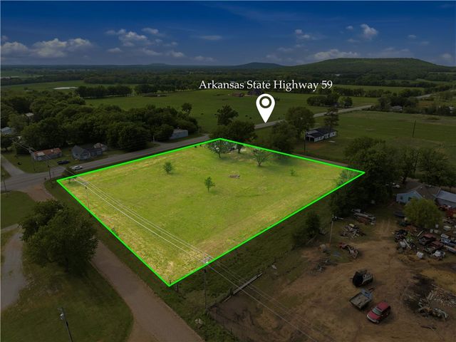22389 North Road, Summers, AR 72769
