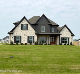 1711 Caribe Drive, Nesbit, MS 38651