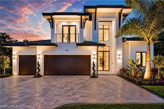 850 10th ST N, Naples, FL 34102
