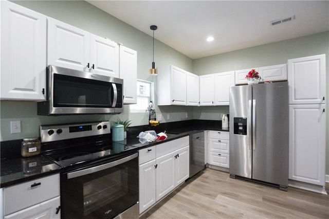 4540 NE 38th Street, Kansas City, MO 64117