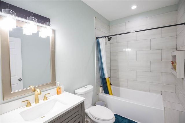 4540 NE 38th Street, Kansas City, MO 64117