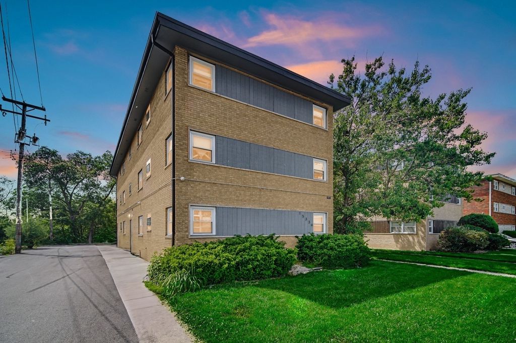 15334 Dr. Martin Luther King Jr. Drive 3W, Dolton, IL 60419