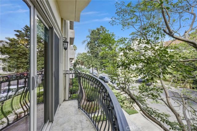 1741 S Bentley Avenue South 1, Los Angeles, CA 90025