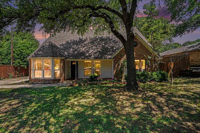 4917 Rockford Court, Arlington, TX 76017