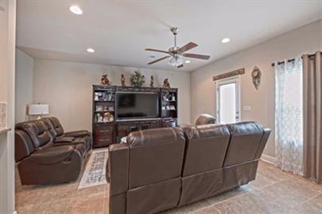 8879 White Ibis Way, Navarre, FL 32566