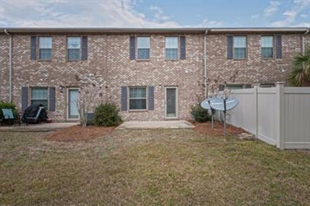 8879 White Ibis Way, Navarre, FL 32566