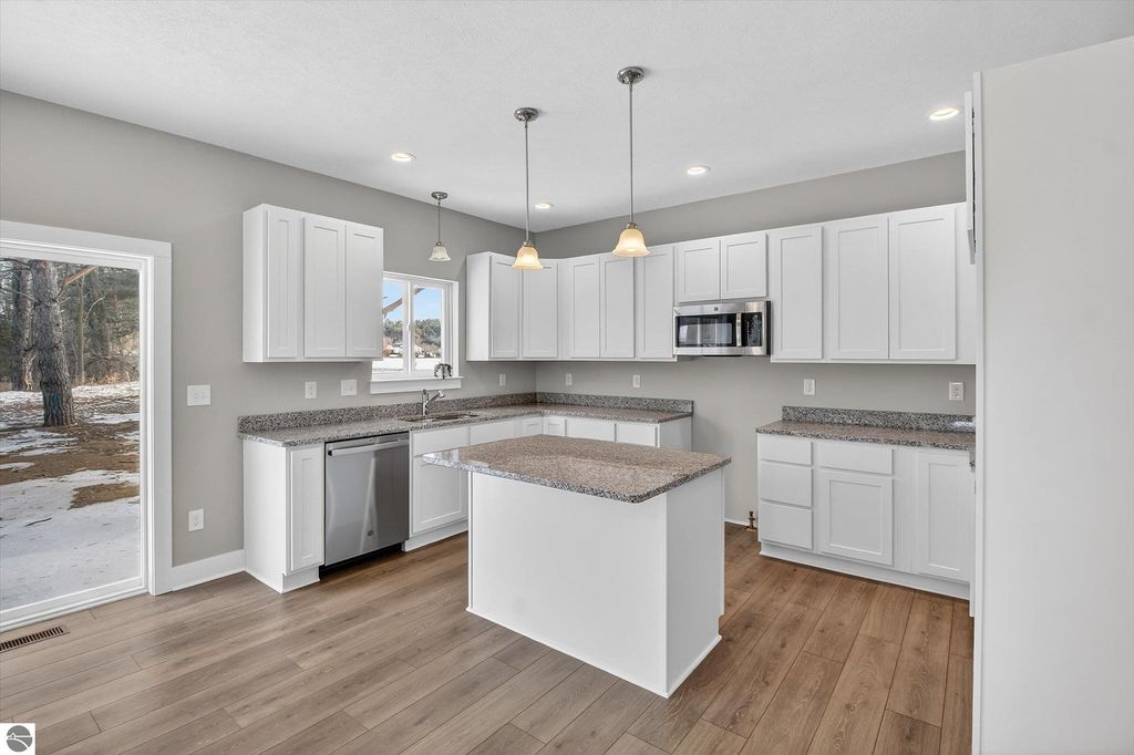 Image 13 of property listing at 3500 Kali Lane, Alma, MI 48801