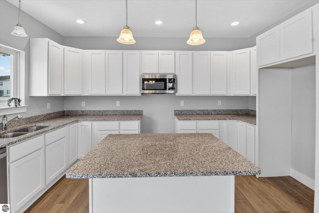 Image 14 of property listing at 3500 Kali Lane, Alma, MI 48801