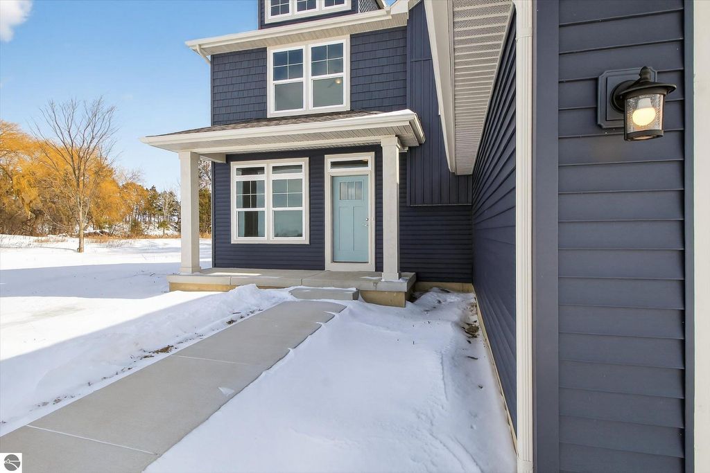 Image 5 of property listing at 3500 Kali Lane, Alma, MI 48801