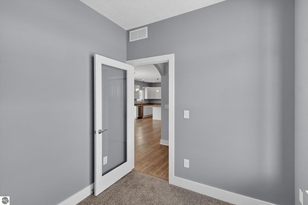 Image 9 of property listing at 3500 Kali Lane, Alma, MI 48801