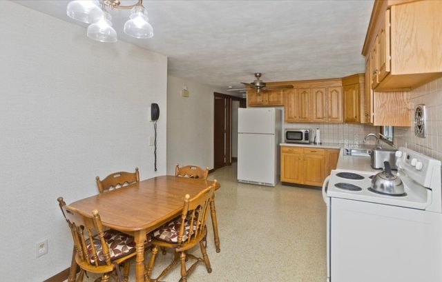 539 Dutchess St, Springfield, MA 01129