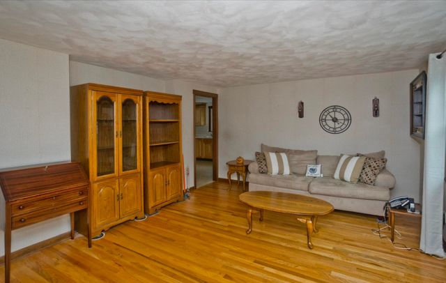 539 Dutchess St, Springfield, MA 01129