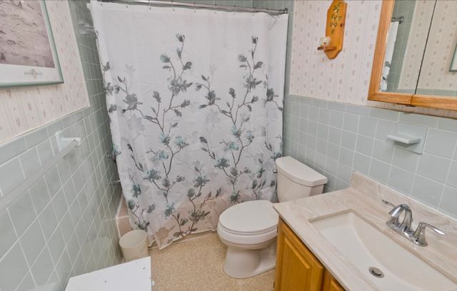 539 Dutchess St, Springfield, MA 01129