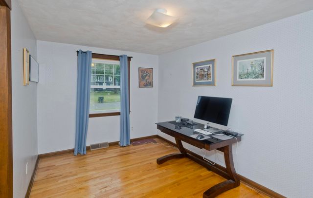 539 Dutchess St, Springfield, MA 01129