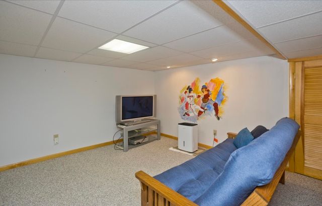 539 Dutchess St, Springfield, MA 01129