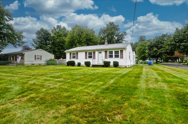 539 Dutchess St, Springfield, MA 01129