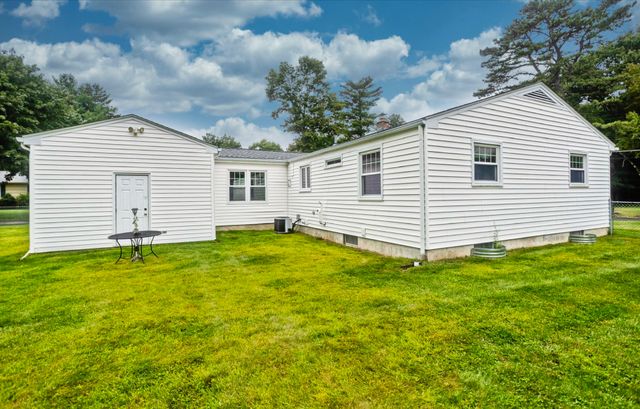539 Dutchess St, Springfield, MA 01129
