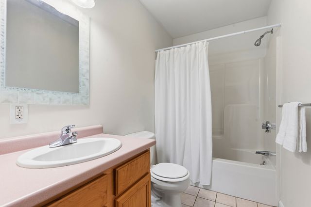 15 Tory Fort Ln, Worcester, MA 01602