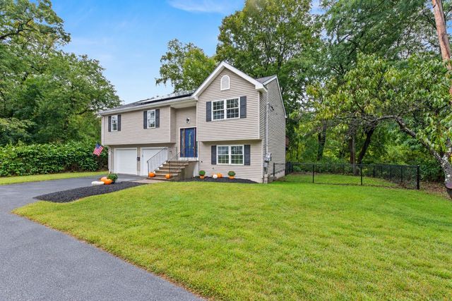 15 Tory Fort Ln, Worcester, MA 01602